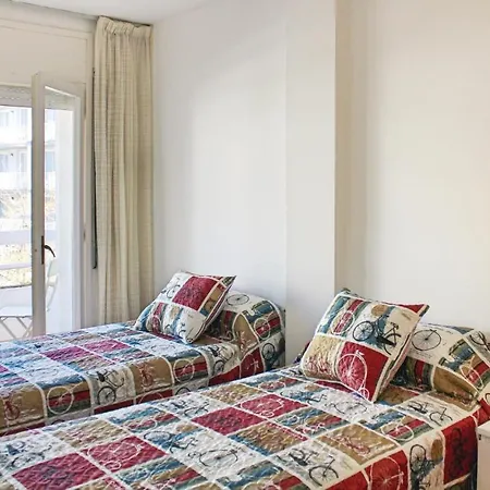 3 Bedroom Beautiful In Apartamento Tossa de Mar