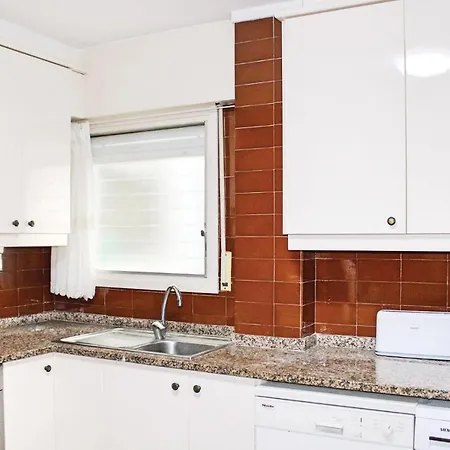 Apartamento 3 Bedroom Beautiful In *